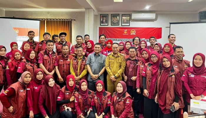 Fachry Konggoasa Salurkan 47,8 Miliar Bansos ke Pemkot Kendari