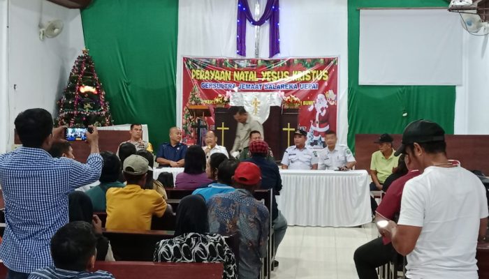 Pj Bupati, Kunjungi 5 Gereja di Konawe Pj Bupati, Kunjungi 5 Gereja di Konawe