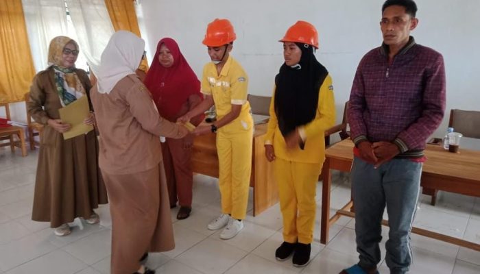 Siswa-Siswi SMK Pertambangan Muna Terima Beasiswa KIP/PIP