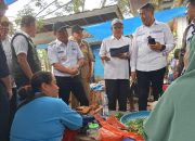 Pastikan Harga Stabil Pj Bupati Konawe Pimpin Operasi Pasar