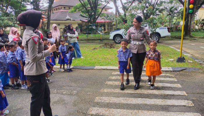 Melalui POLSANAK, Ditlantas Polda Sultra Edukasikan Tata Tertib Berlalu Lintas 