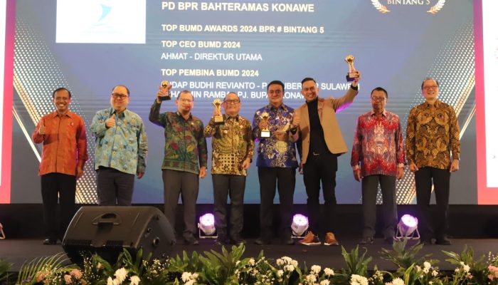 Pj Bupati dan Dirut Bahteramas Konawe dianugerahi Top Pembina BUMD 2024