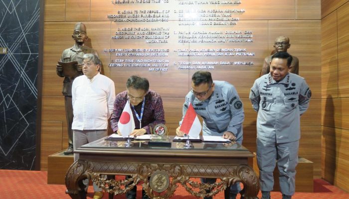 Penandatanganan Dokumen Kesepakatan Hibah dengan Badan Keamanan Laut Republik Indonesia