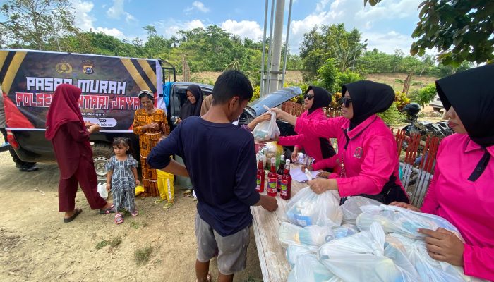Melalui Pasar Murah, Polsek Lantari Jaya Bantu Ringankan Beban Masyarakat di Bulan Ramadhan