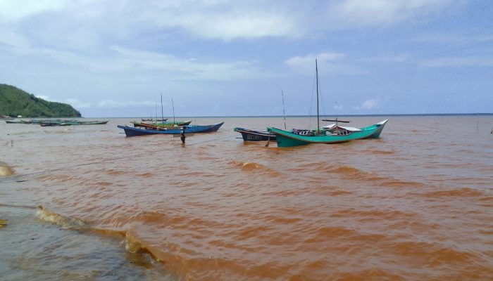 Air Laut Tercemar Limbah Tambang PT RJL, Nelayan di Kolut Kesulitan Cari Ikan