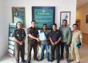 Kejari Buton Kembalikan Ratusan Juta Kerugian Negara Dari Dana Desa Hendea