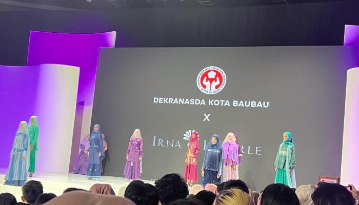 Indonesia Fashion Week 2024, Pemkot Baubau Tampilkan Tenun Buton