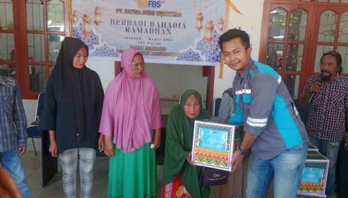 PT. FBS Berbagi Ratusan Sembako ke Warga Pitulua Kolut
