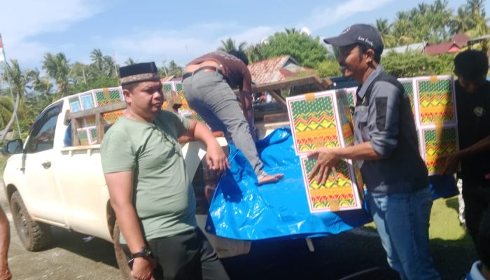 PT. FBS Berbagi Ratusan Sembako ke Warga Pitulua Kolut