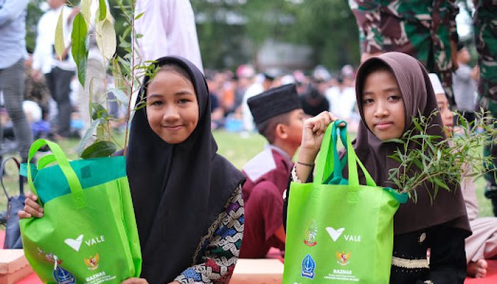 Pj Gubernur Sulsel Apresiasi PT Vale atas Dukungan Gerakan Sedekah Bibit dan Penghijauan