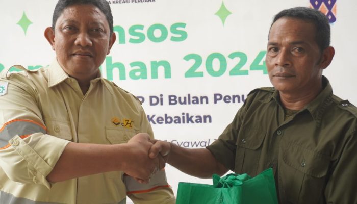 PT GKP Bagikan Bingkisan Lebaran Kepada Masyarakat Lingkar Tambang