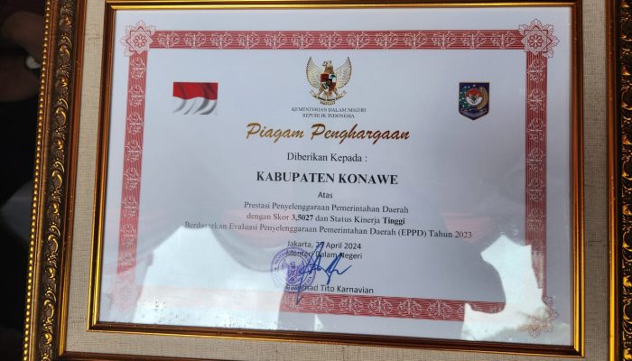 Harmin Ramba Terima Penghargaan EPPD Tahun 2023 dari Kemendagri