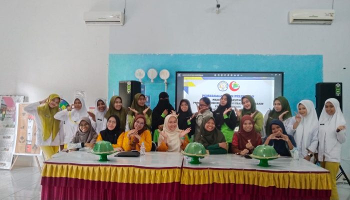 Program Studi D- III ARS Fakultas Vokasi Universitas Karya Persada Muna Lepas 13 Mahasiswa PKL di RSP UNHAS