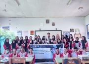 Gandeng SMAN 10 Kendari, Mahasiswa Profesi Apoteker UHO Gelar Sosialisasi Penyalahgunaan Obat Batuk