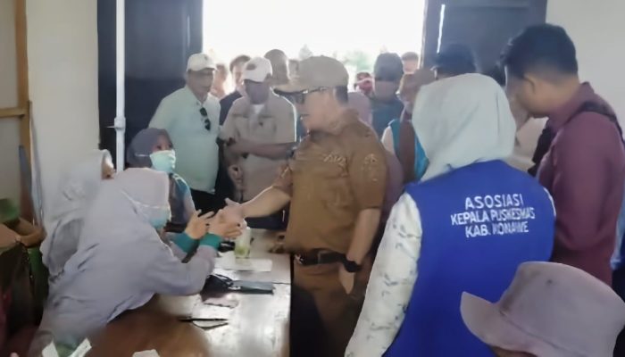 Pj Bupati Tinjau Langsung Sunatan Masal dan Pemeriksaan Kesehatan Gratis