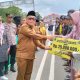 Pj Bupati Konawe Salurkan Bantuan Korban Angin Puting Beliung