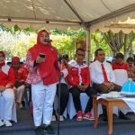PKK Baubau Meriahkan HUT Kemerdekaan dengan Lomba Gembira