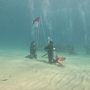 Puluhan Penyelam Ramaikan Pengibaran Bendera Merah Putih Bawah Laut Desa Wisata NAMU