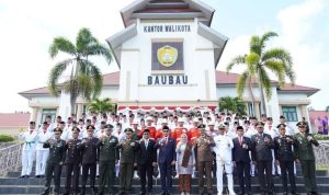 Rasman Manafi Kukuhkan 71 Paskibraka Kota Baubau