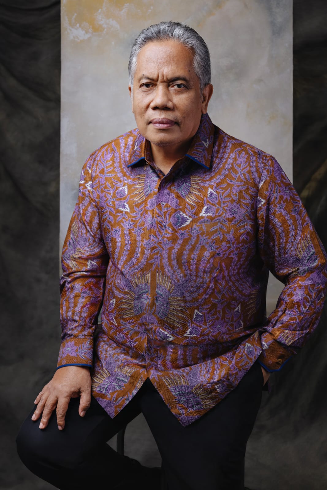 Dr. Luhut MP Pangaribuan SH LLM.
