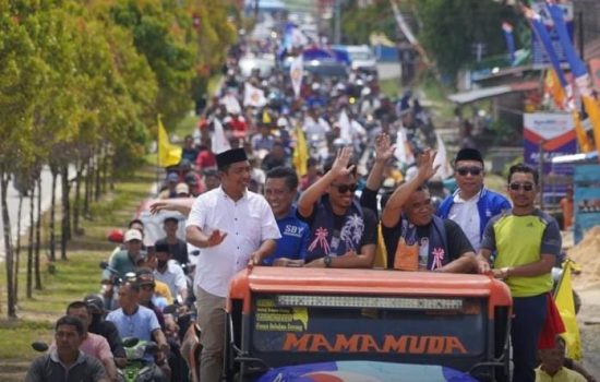 Pasangan Bersafari di Arak Keliling Kota Langara Oleh Petinggi Partai Pendukung