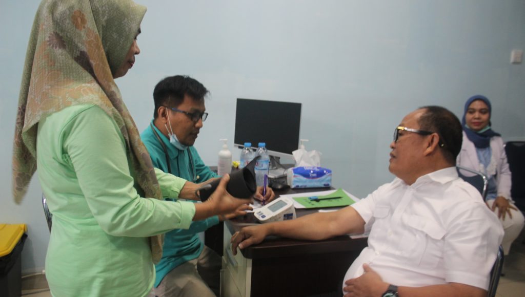 Harmin Ramba Lakukan Pemeriksaan Kesehatan Untuk Mendaftar Cakada
