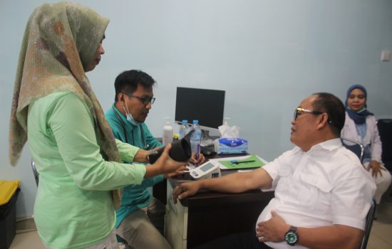 Harmin Ramba Lakukan Pemeriksaan Kesehatan Untuk Mendaftar Cakada
