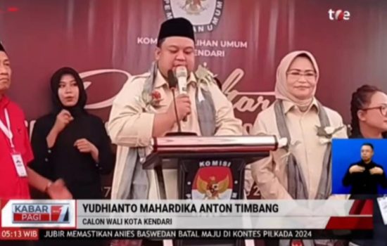 Puluhan Ribu Warga Hadiri Deklarasi Pasangan Yudhi-Nirna, Persembahkan 7 Program Penyala untuk Kendari