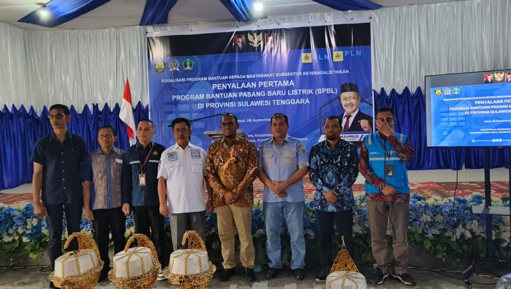 Rusda Mahmud Sasar 1.000 Titik Pemasangan Baru listrik Gratis di Kolut