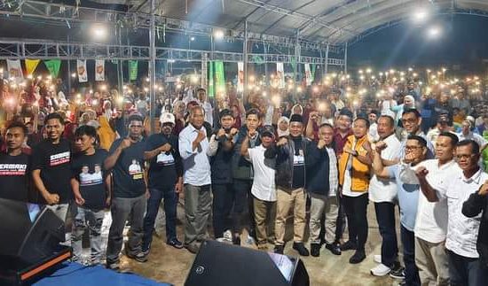Diguyur Hujan, Ribuan Warga Antusias Hadir di Pengukuhan Tim Pemenangan Sumarling - Timber di Batuputih