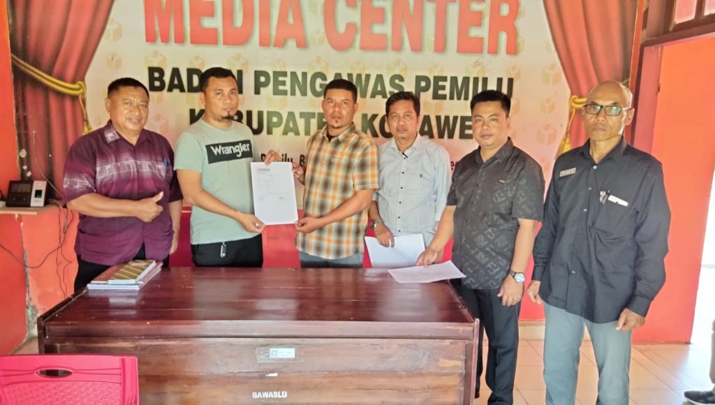 Tim Kuasa Hukum HADIR Laporkan Dugaan Ujaran Kebencian di Sentra Gakkumdu