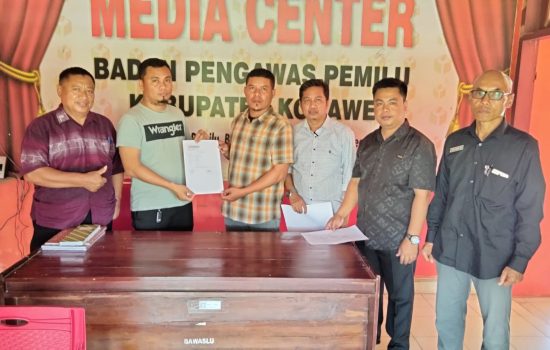 Tim Kuasa Hukum HADIR Laporkan Dugaan Ujaran Kebencian di Sentra Gakkumdu