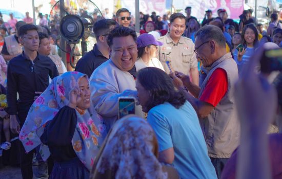 Pro Rakyat Kecil, Warga Kecamatan Kendari Barat Teriak Wali Kotaku ke Paslon Yudhi-Nirna saat Kampanye
