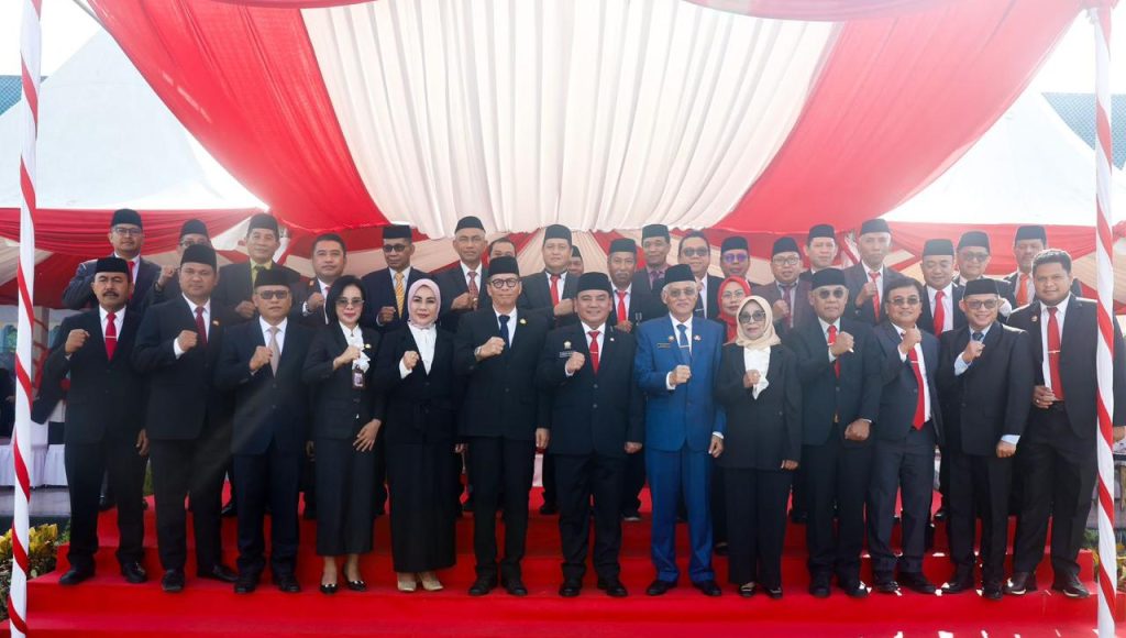 Penjabat (Pj) Gubernur Sulawesi Tenggara (Sultra), Andap Budhi Revianto, bertindak selaku Inspektur Upacara dan memimpin Upacara Peringatan Hari Kesaktian Pancasila Tahun 2024