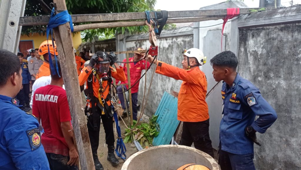 Seorang Warga Konsel Terjebak Didalam Sumur Anaiwoi Kadia Kota Kendari