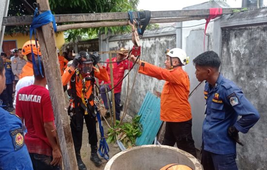 Seorang Warga Konsel Terjebak Didalam Sumur Anaiwoi Kadia Kota Kendari