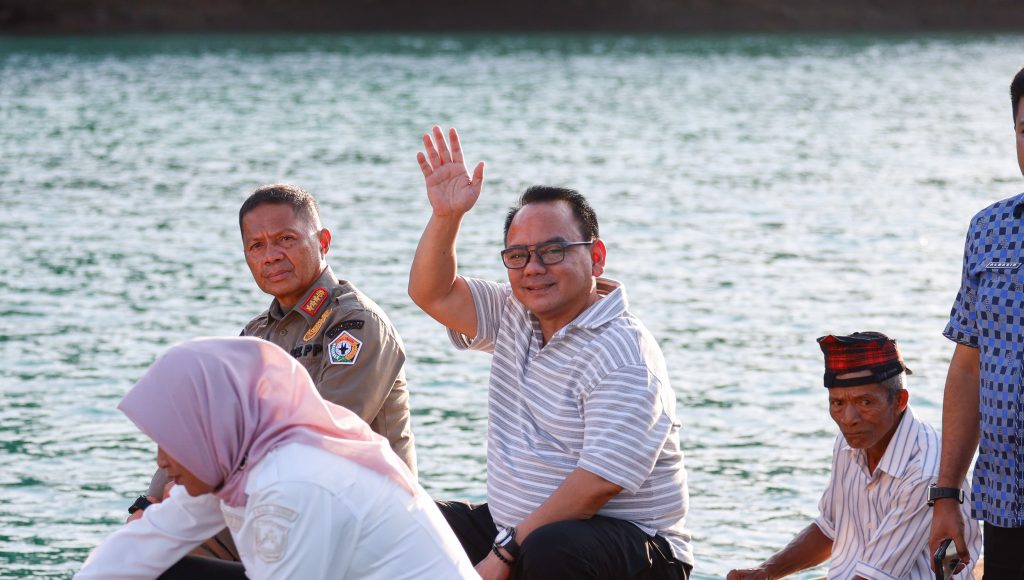 Kunjungi Kabupaten Muna, Pj Gubernur Sultra : Danau dan Terowongan Napabale, Amazing