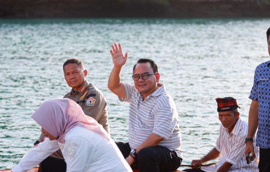 Kunjungi Kabupaten Muna, Pj Gubernur Sultra : Danau dan Terowongan Napabale, Amazing