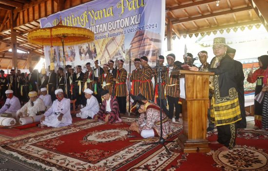 Pelantikan Sultan Buton XLI, Pj Gubernur Sultra Inisiasi Perda Masyarakat Hukum Adat