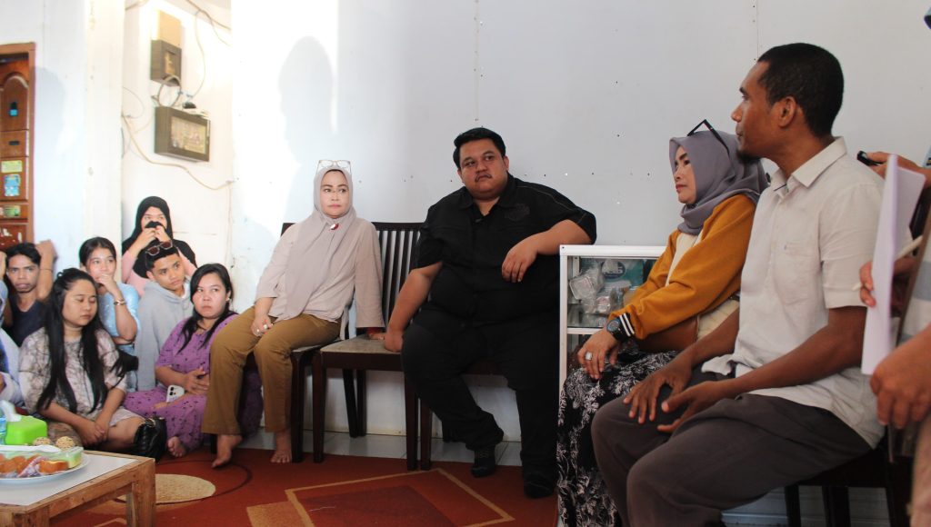 Blusukan ke Kambu, Yudhianto-Nirna Door To Door Jemput Aspirasi Warga Kendari
