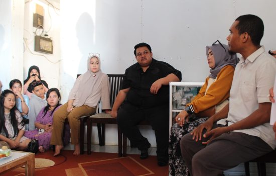 Blusukan ke Kambu, Yudhianto-Nirna Door To Door Jemput Aspirasi Warga Kendari