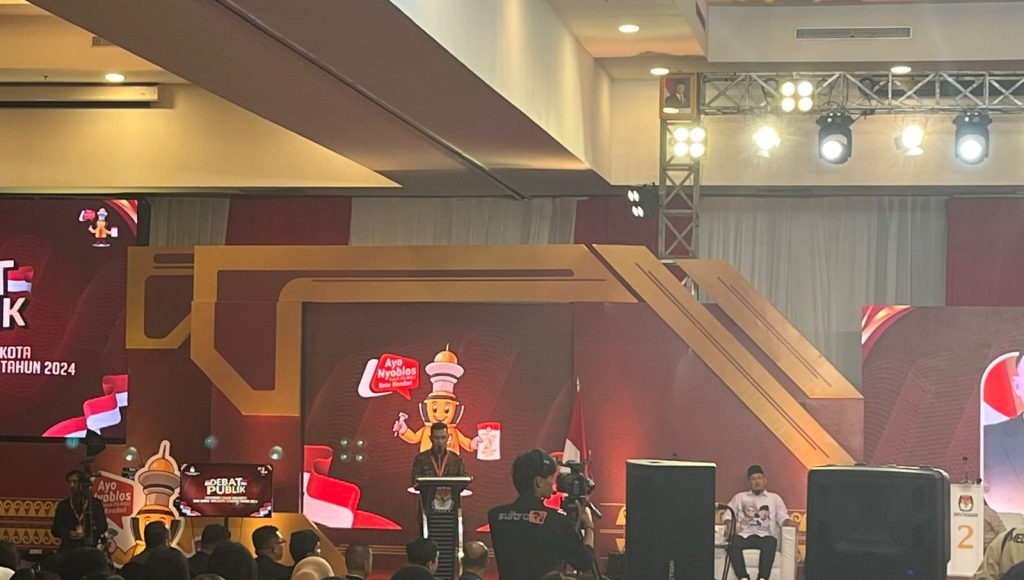 Debat Perdana Pasangan Calon Walikota dan Wakil Walikota Kendari 2024