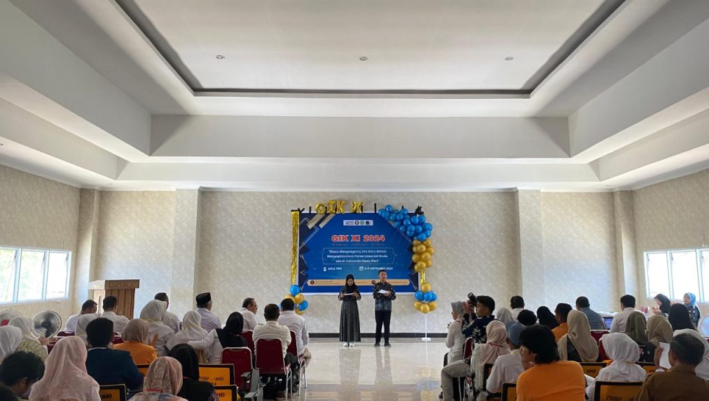 Kegiatan ini resmi dibuka oleh Wakil Dekan III FKIP UHO