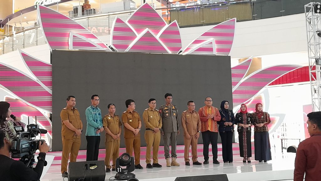 Dukung Pelestarian Budaya, Dinas Pendidikan Sultra Gelar Tenun Masuk Sekolah