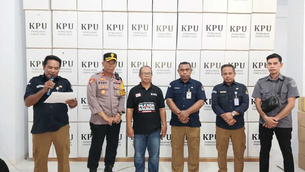 Jelang Pilkada 2024, 432 Kotak Suara & Logistik Tiba di KPU Baubau
