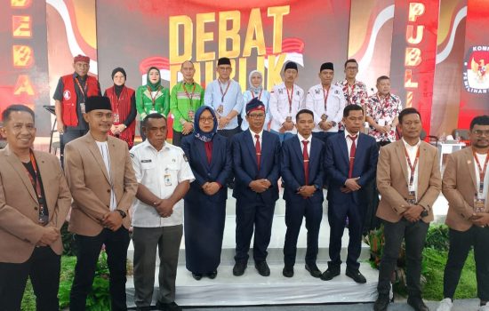 Debat Publik, Paslon Wali Kota dan Wakil Wali Kota Baubau Paparkan Visi Misi dan Program Strateginya