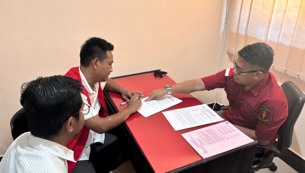 Lima Tersangka dan Barang Bukti Tahap II Diserahkan Kepada Penuntut Umum Kejari Muna