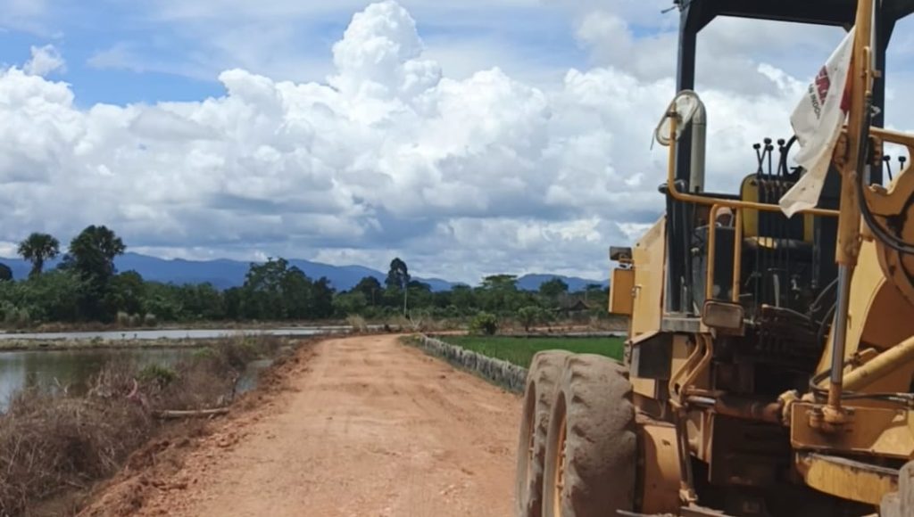 Jalan Mulai Diperbaiki, Warga: Terima Kasih Partai Gerindra Sultra