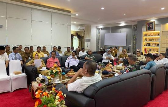 Pj Wali Kota Rapat Forkopimda Bahas Isu Strategis Jelang Pilkada Baubau