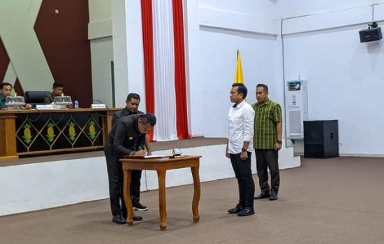 Rapat Paripurna DPRD Kota Baubau, APBD Ditetapkan Jadi Perda